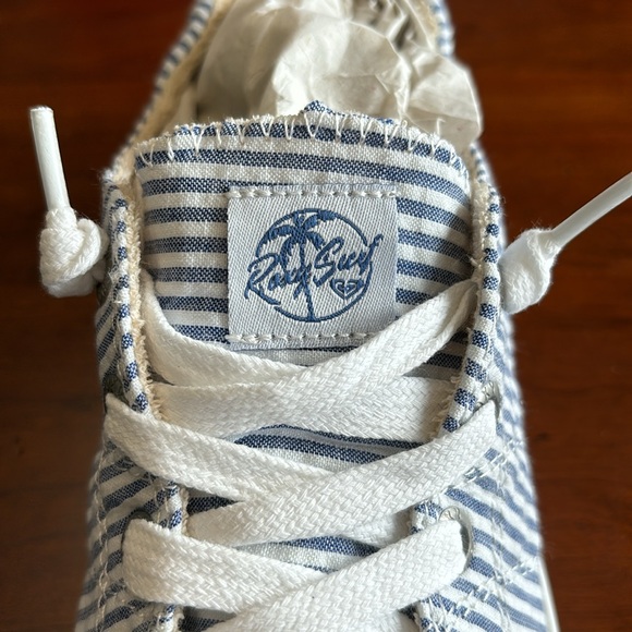 ROXY Bayshore Slip-on Sneaker (blue/white stripe) - Brand new in box - Size 7.5 - Picture 7 of 8